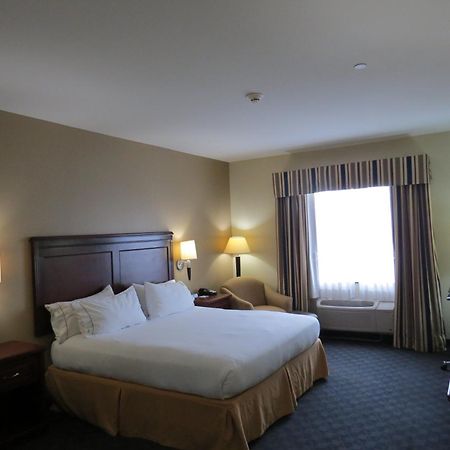 Holiday Inn Express Hotel & Suites Pampa By Ihg Екстериор снимка
