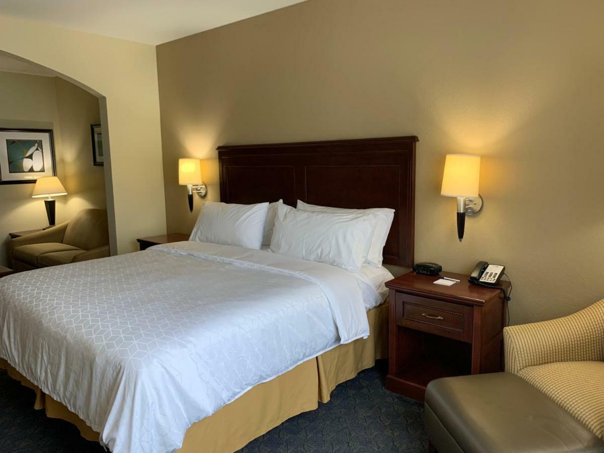 Holiday Inn Express Hotel & Suites Pampa By Ihg Екстериор снимка