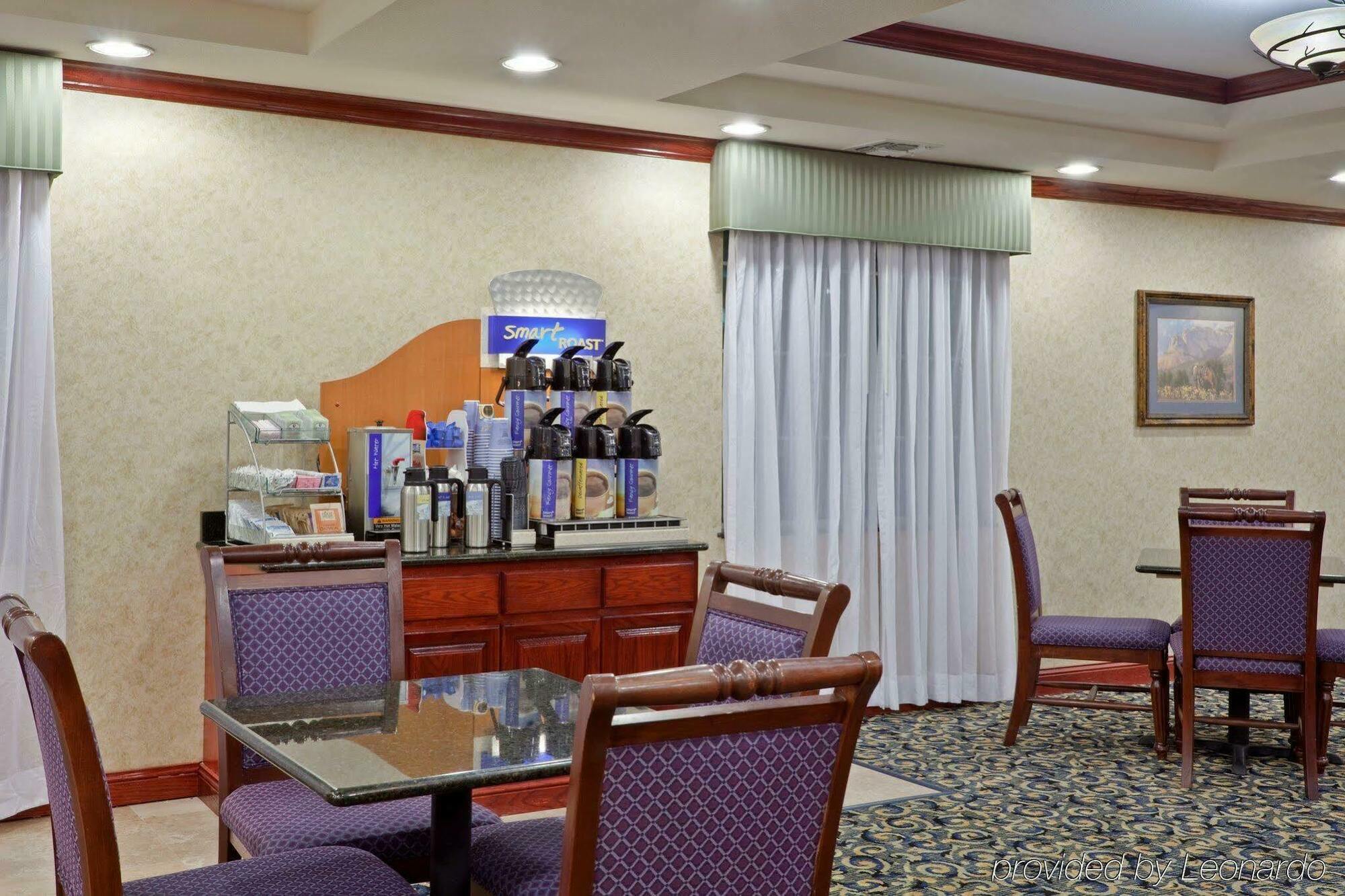 Holiday Inn Express Hotel & Suites Pampa By Ihg Ресторант снимка