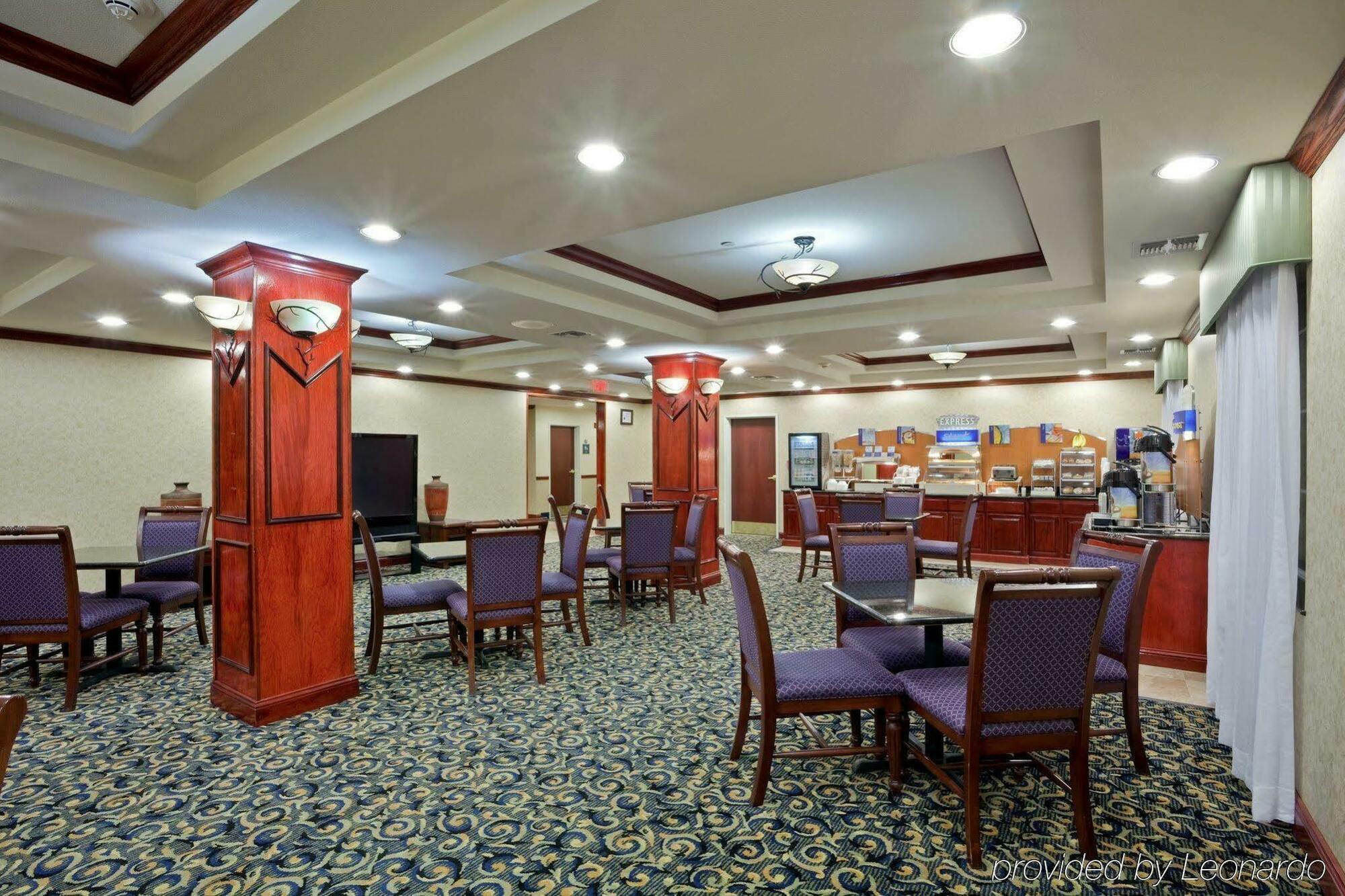 Holiday Inn Express Hotel & Suites Pampa By Ihg Екстериор снимка