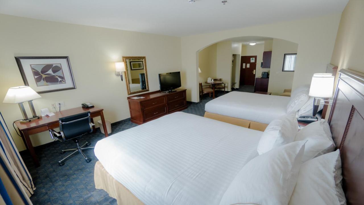 Holiday Inn Express Hotel & Suites Pampa By Ihg Екстериор снимка